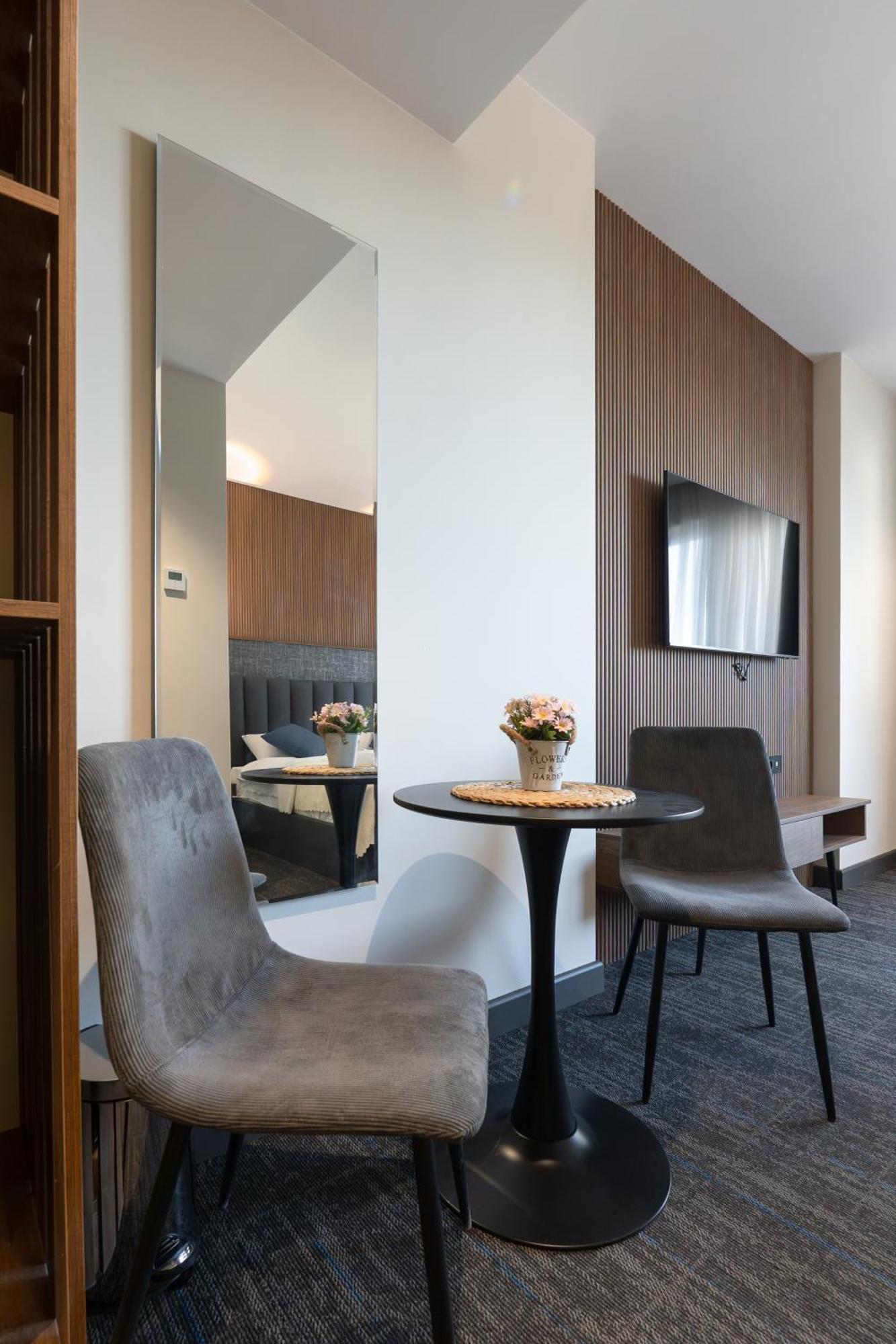 Nova Luxe Hotel & Residences Batoumi Extérieur photo