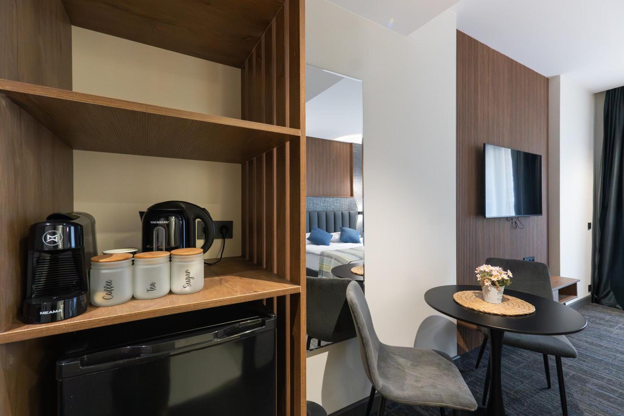 Nova Luxe Hotel & Residences Batoumi Extérieur photo