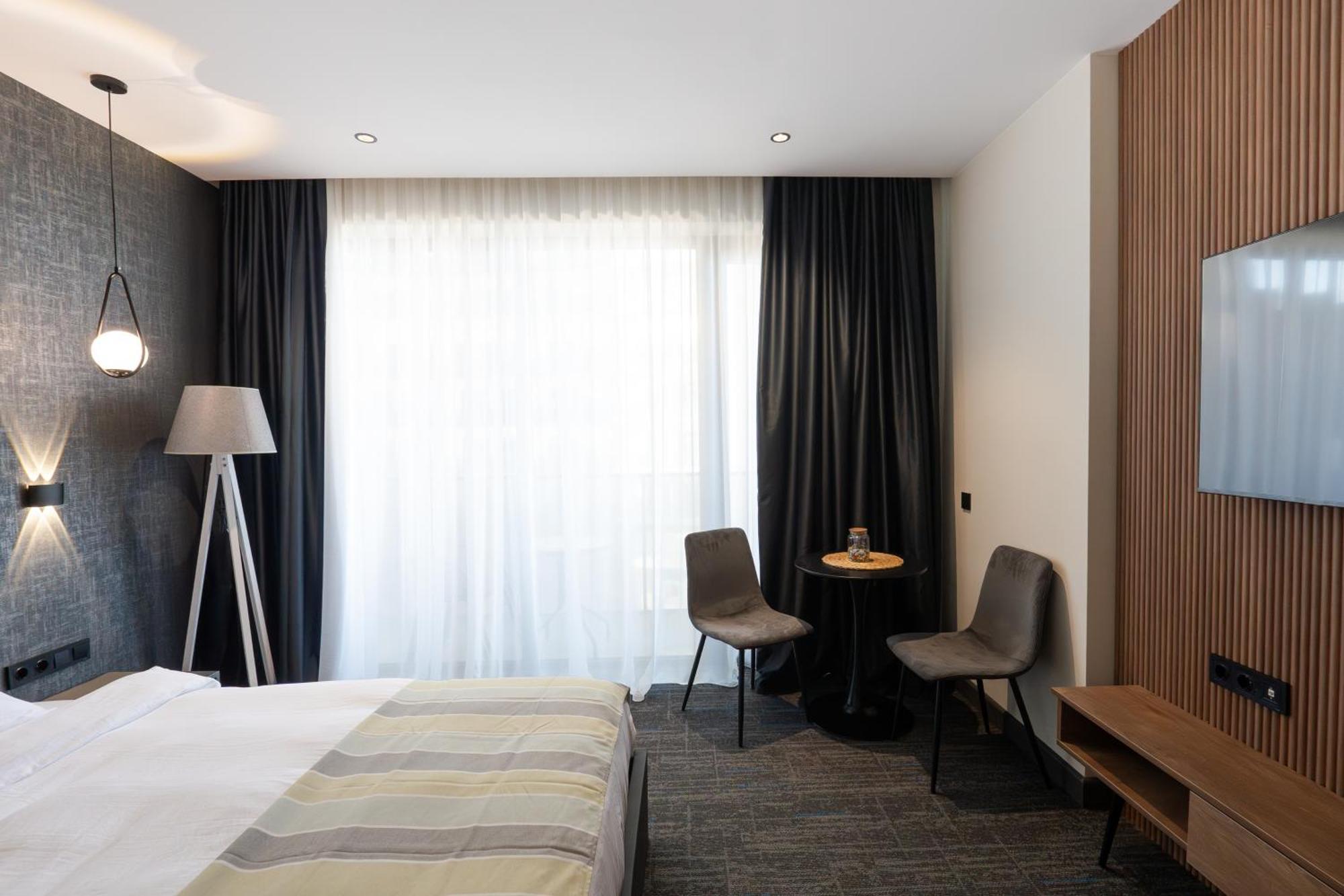 Nova Luxe Hotel & Residences Batoumi Extérieur photo