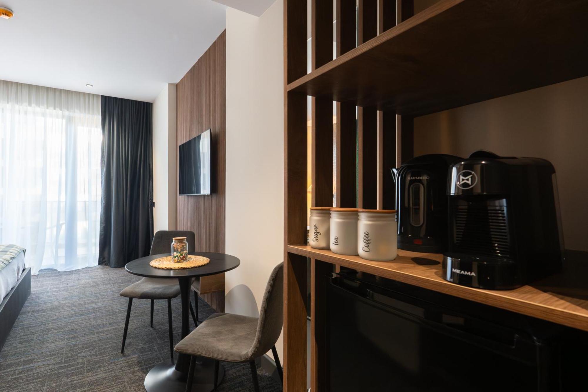 Nova Luxe Hotel & Residences Batoumi Extérieur photo