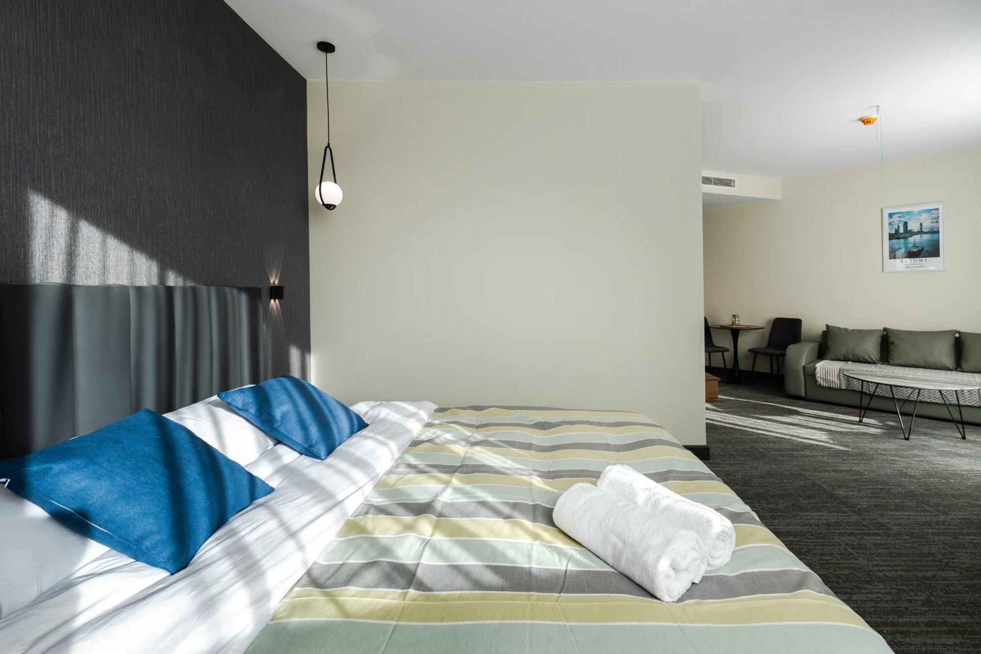 Nova Luxe Hotel & Residences Batoumi Extérieur photo