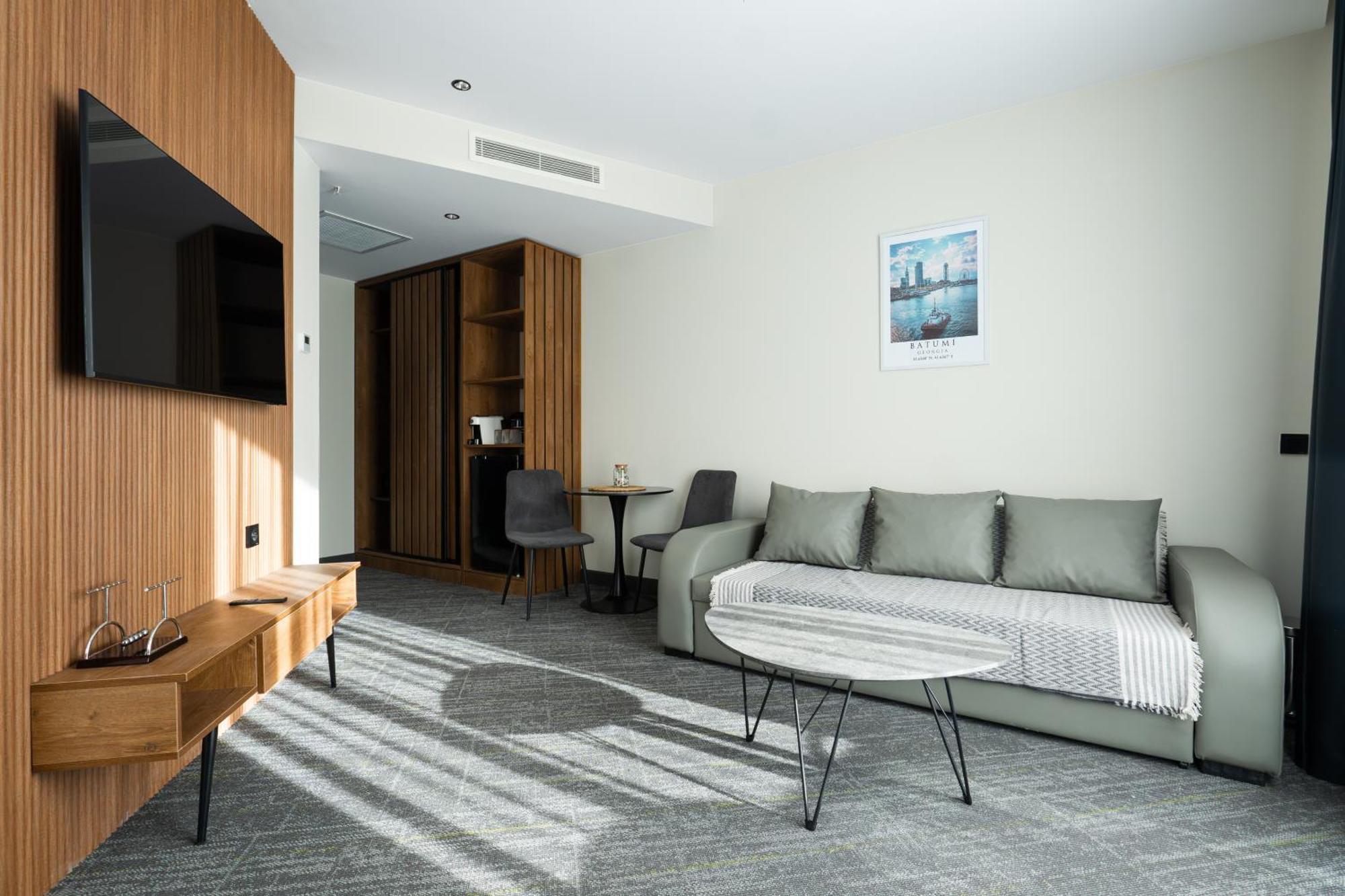 Nova Luxe Hotel & Residences Batoumi Extérieur photo