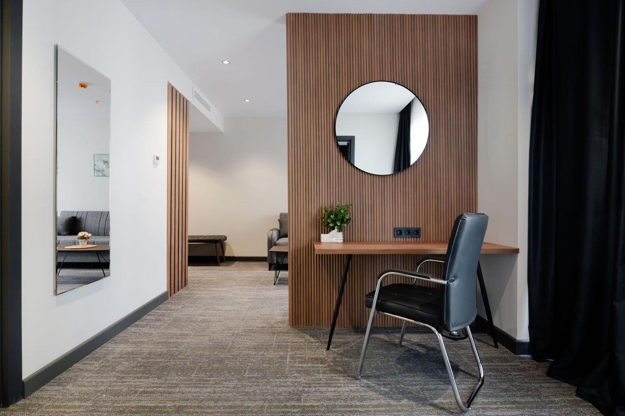 Nova Luxe Hotel & Residences Batoumi Extérieur photo