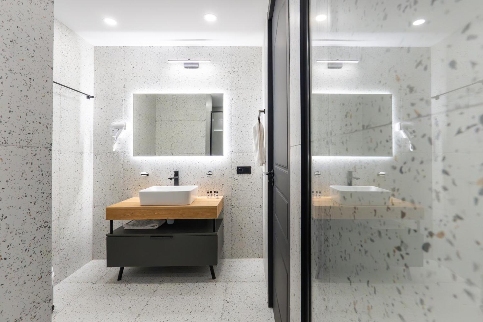 Nova Luxe Hotel & Residences Batoumi Extérieur photo